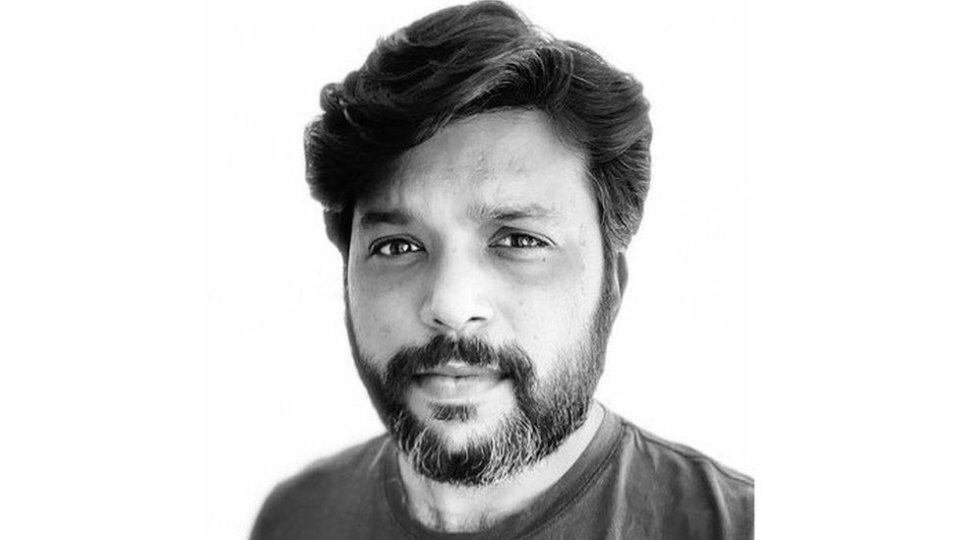 Siddiqui měl základnu v Mumbaí a pro Reuters fotil přes deset let. Pulitzerovu cenu dostal před třemi lety za dokumentování genocidy Rohingů, letos si opět získal věhlas snímky covidové katastrofy v Indii. Foto: Danish Siddiqui, Twiter via BBC