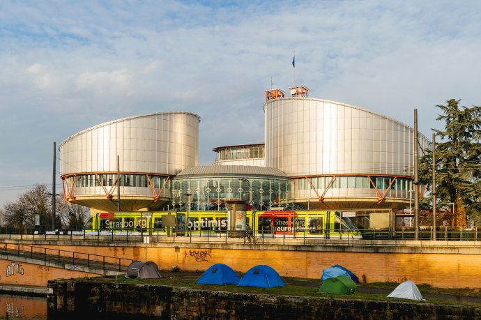 Budova Evropského soudu pro lidská práva (zřízeného Radou Evropy – nejde o instituci EU) ve Štrasburku. Foto: ifeelstock, Adobe Stock