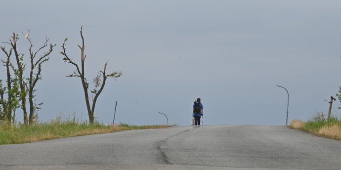 Mikulčice i další obce na Hodonínsku se pomalu vzpamatovávají z ničivého tornáda. Foto: ČTK