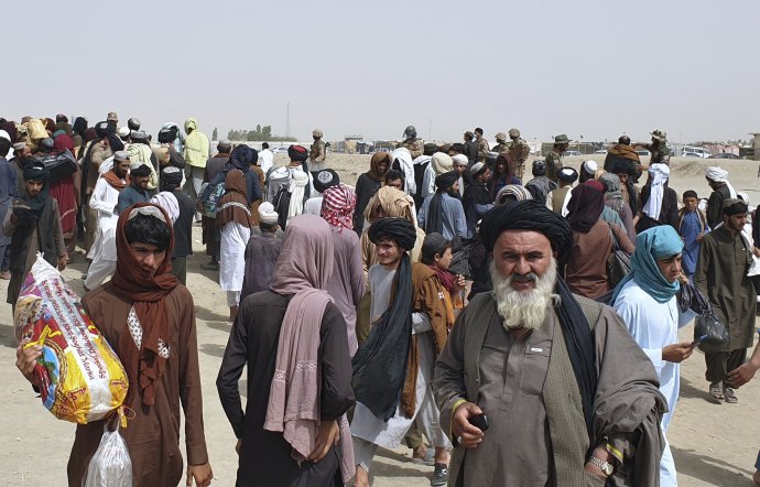 Tálibán vstoupil do Kábulu, z města se snaží uprchnout tisíce lidí. Foto: Tarík Ačakzaj, AP/ČTK