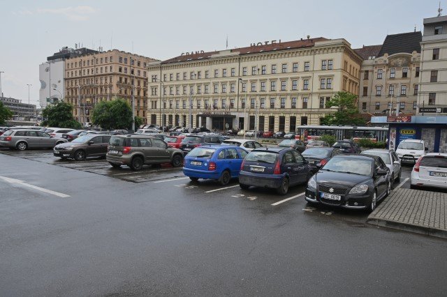 Parkoviště v centru Brna u autobusového nádraží v Benešově ulici, kde má vzniknout Dokumentační centrum holokaustu na Moravě. Foto: ČTK