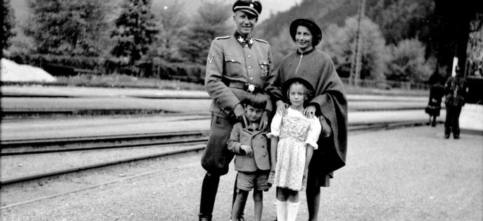 Nacista Wächter s částí své rodiny. Foto: archiv P. Sandse