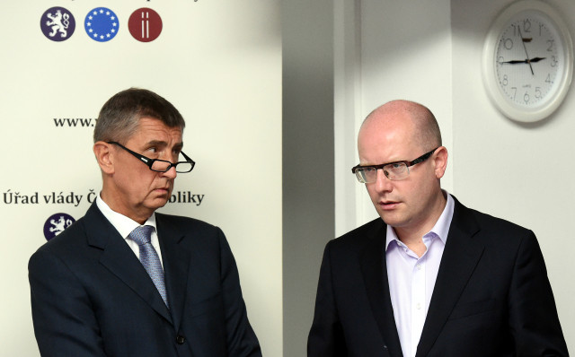Expremiér Bohuslav Sobotka a současný předseda vlády Andrej Babiš (ANO). Foto: ČTK