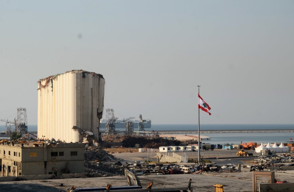 Silo v bejrútském přístavu, které část výbuchu ztlumilo. Foto: Mirek Tóda, Denník N