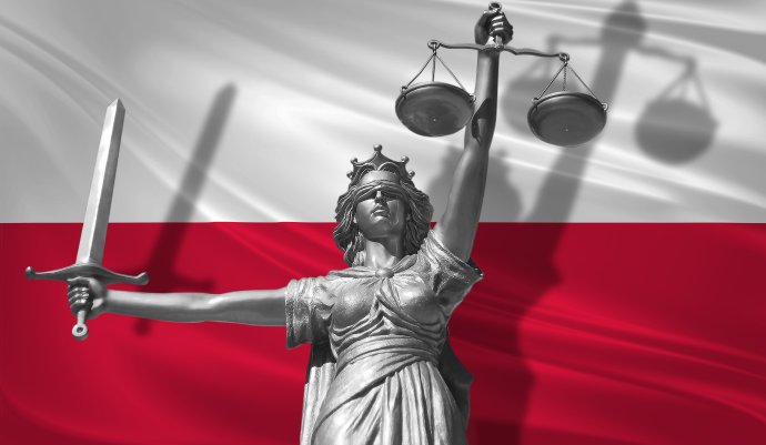 Spravedlnost a polská vlajka, boj o soudnictví v Polsku a právní řád v EU. Grafika: Evgenia, Adobe Stock