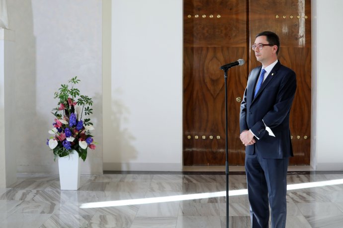 Mluvčí prezidenta Jiří Ovčáček má oproti kolegům nadstandardní podmínky. Foto: Ludvík Hradilek, Deník N
