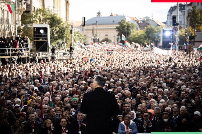 Viktor Orbán na demonstraci během oslav 65. výročí maďarské revoluce z roku 1956. Foto: úřad premiéra