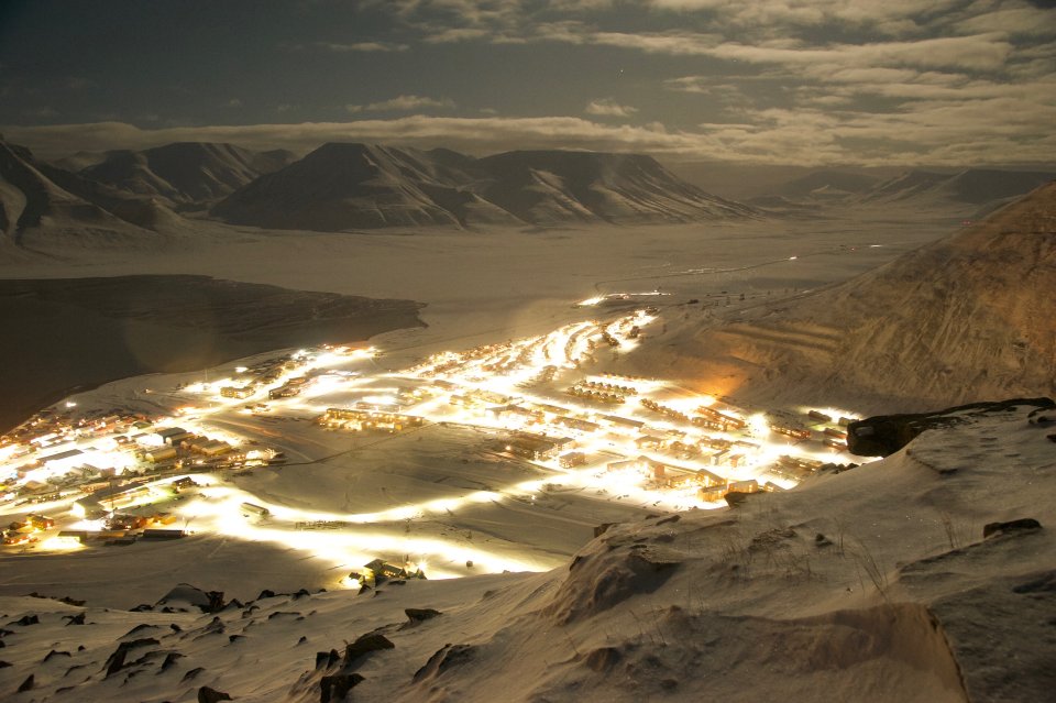 Městečko Longyearbyen je sice malé, ale velmi pestré. Foto: Zdenka Sokolíčková