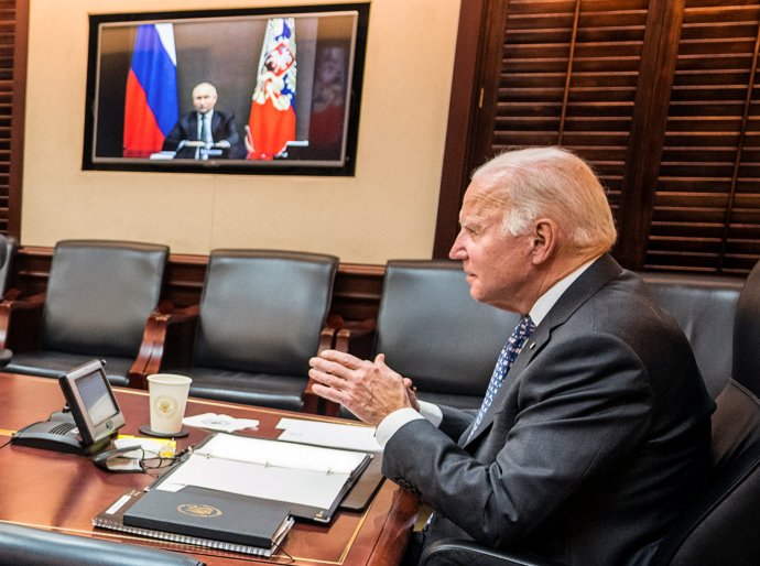 Videohovor Biden–Putin. Foto: Bílý dům via Reuters