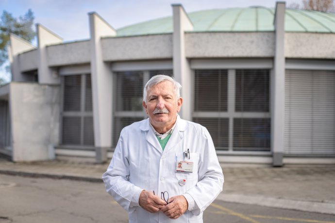 Profesor Vladimír Mihál se věnuje léčbě dětské leukemie už čtyři desetiletí. Foto: Karolína Poláčková