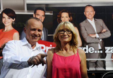 Někdejší šéfredaktorka zpravodajství FTV Prima Jitka Obzinová s moderátorem Karlem Voříškem (vlevo). Foto: ČTK