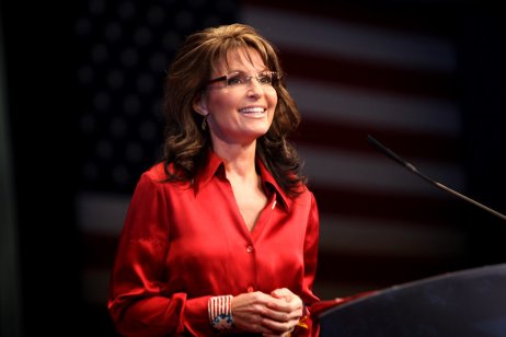 Sarah Palinová se s New York Times soudí kvůli článku, ve kterém deník naznačil, že útočníka pro zastřelení šesti lidí inspirovala její reklamní kampaň. O tom ale není jediný důkaz, deník se za chybu omluvil. Foto: Gage Skidmore, Flickr