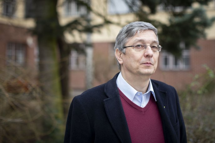 Religionista Zdeněk Vojtíšek se zabývá i terapií pro lidi, kteří prošli různými novými náboženskými hnutími, pejorativně označovanými jako sekty. Foto: Gabriel Kuchta, Deník N