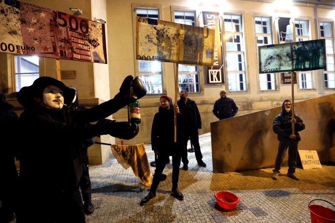 Protestní akce před Kunsthalle. Foto: Ludvík Hradilek, Deník N