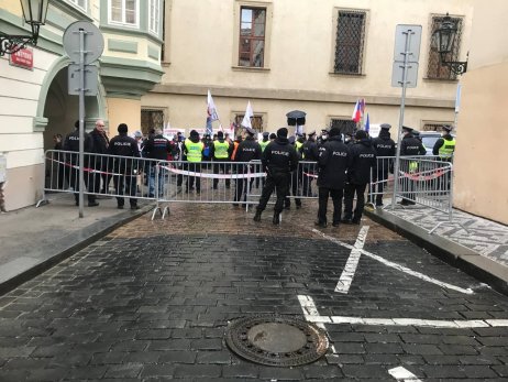 Protest odpůrců novely pandemického zákona. Foto: Michal Tomeš, Deník N