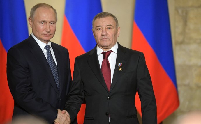 Ještě na jaře roku 2020 se Putin s Arkadijem Rotenbergem veřejně ukazoval, z čehož lze usuzovat, že k sobě oba muži mají stále blízko. Foto: Kremlin.ru