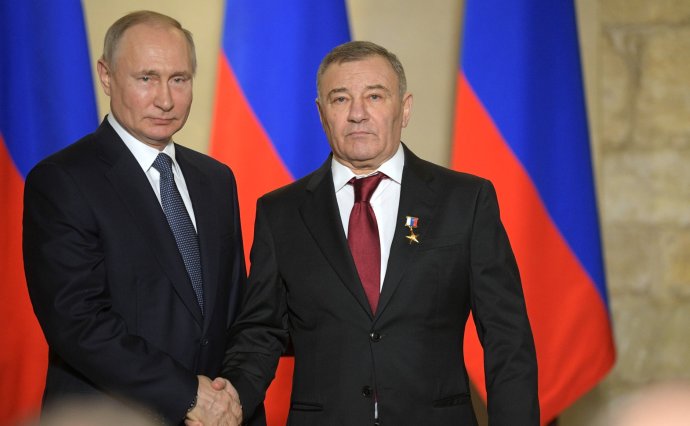 Ještě na jaře roku 2020 se Putin s Arkadijem Rotenbergem veřejně ukazoval, z čehož lze usuzovat, že k sobě oba muži mají stále blízko. Foto: Kremlin.ru