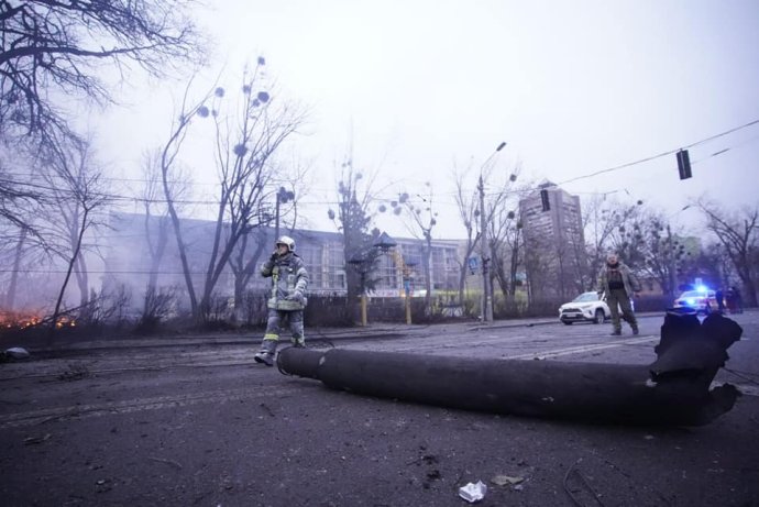 Následky ruského raketového útoku na televizní věž v Kyjevě. Foto: DSNS Ukrajiny