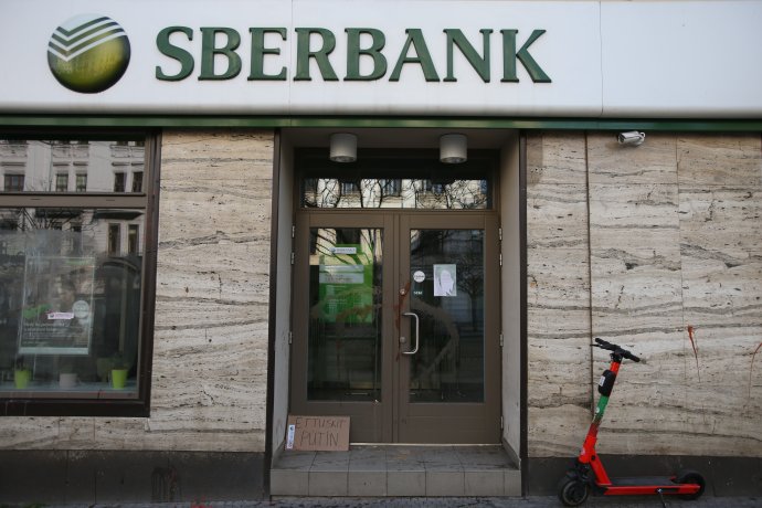 Někdejší pobočka Sberbank na pražské Letné. Foto: Adam Hecl, Deník N