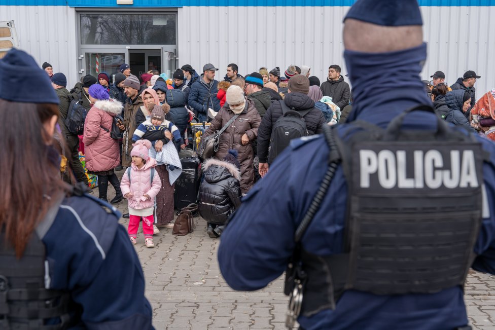Na hranicích s Polskem čekají na pomoc nejen Ukrajinci, ale i lidé dalších národností. Foto: Karolína Poláčková