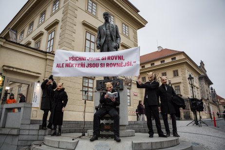 Demonstrace proti Zemanově omilostnění Baláka. Foto: Milion chvilek