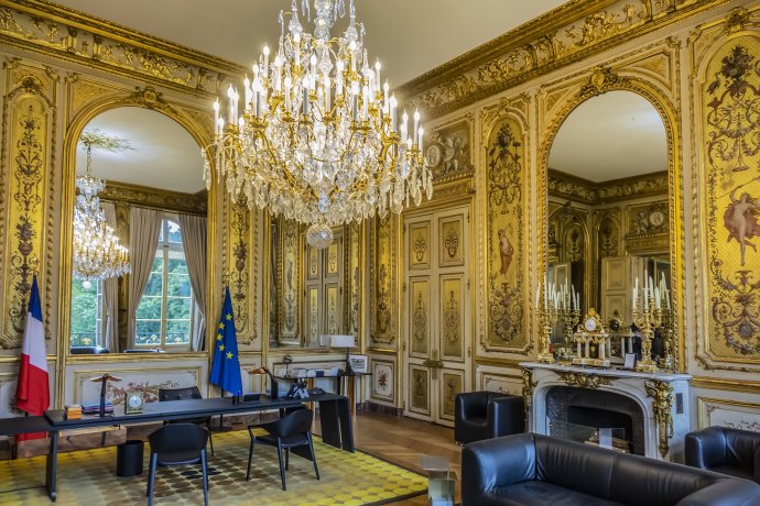 Tento víkend se rozhodne, kdo na další roky usedne ve Zlaté pracovně Elysejského paláce, sídla francouzských prezidentů. Foto: Adobe Stock