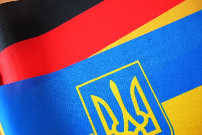 Kritika německé vlády kvůli jejímu postoji k válce na Ukrajině sílí doma i v zahraničí. Ilustrační grafika: Adobe Stock
