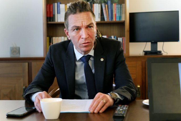 Ministr pro místní rozvoj Ivan Bartoš chce "klikačku" pro školy rozdělit do dvou dnů. Foto: Ludvík Hradilek, Deník N