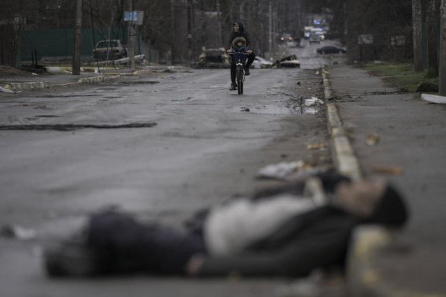 Záběr z Ukrajinci osvobozeného města Buča nedaleko od Kyjeva. Foto: ČTK / AP