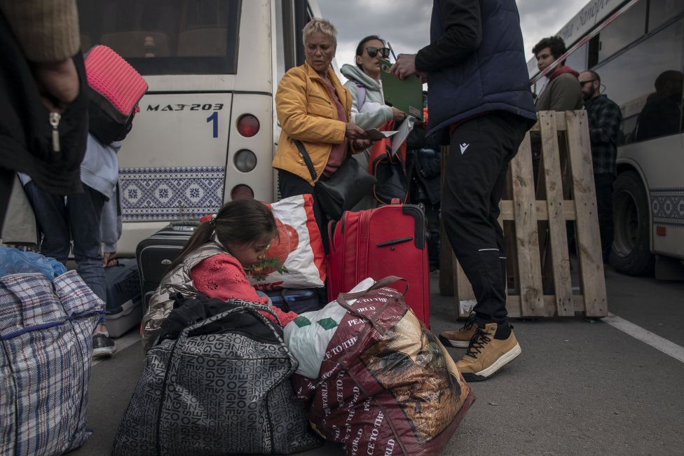 Ukrajinští uprchlíci na cestě do bezpečnějších krajů. Ilustrační foto: Gabriel Kuchta, Deník N