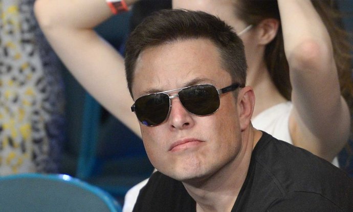 Elon Musk předvádí další ze svých bizarních koleček: na Twitteru chce vybrat sto náhodných účtů, které mu mají potvrdit, že je mezi nimi pod pět procent falešných. Vyjednávací taktika, nebo vlastně na koupi Twitteru nemá peníze? Foto: Felixsj, Wikimedia Commons, CC BY-SA 4.0