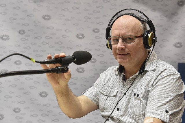 Zakladatel a ředitel Radia Proglas Martin Holík na snímku pořízeném 13. prosince 2019 v brněnském studiu. Foto: ČTK