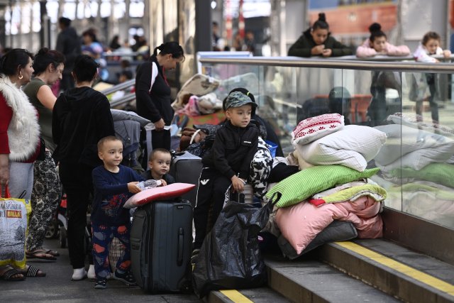 Ukrajinští uprchlíci už několik týdnů přespávají na hlavním nádraží v Praze. Fotografie je z 18. května 2022. Foto: ČTK, Ondřej Deml