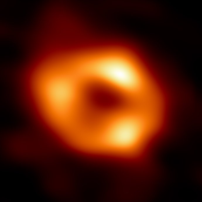 Černá díra v jádru naší Galaxie. Konečně víme, jak vypadá. Foto: Event Horizon Telescope, National Science Foundation