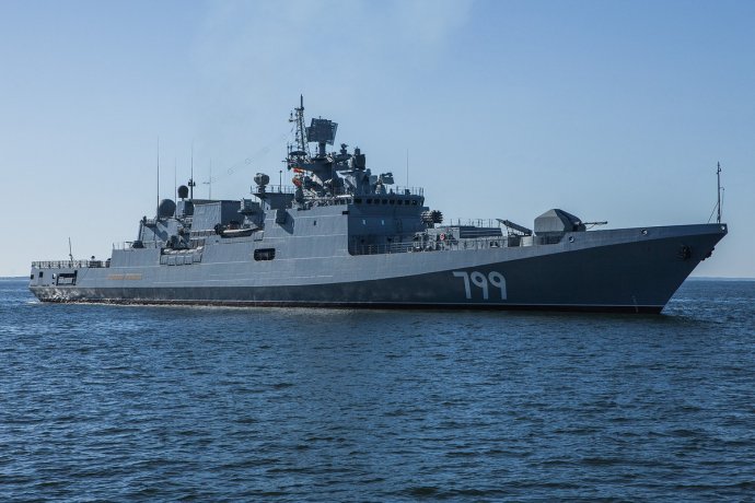 Ruská fregata třídy Admirál Grigorovič údajně hoří poblíž Oděsy. Zpráva zatím není definitivně potvrzena, ale šlo by o další ránu pro ruské námořnictvo. Foto: Ministerstvo obrany RF.