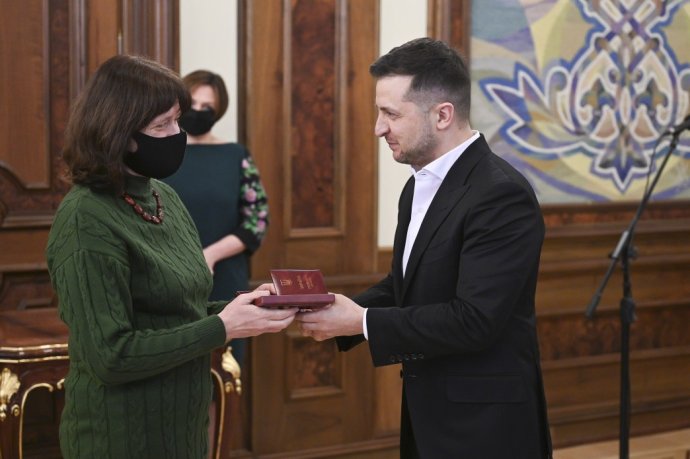 Svitlana Krakovska dostala rok před invazí cenu od prezidenta Volodymyra Zelenského. Foto: Kancelář ukrajinského prezidenta