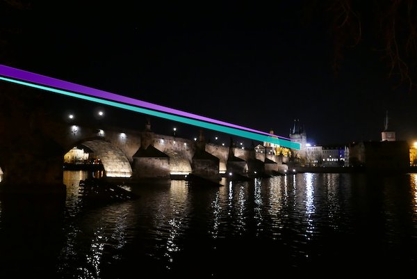 Karlův most dnes osvítí lasery. Foto: Signal Festival