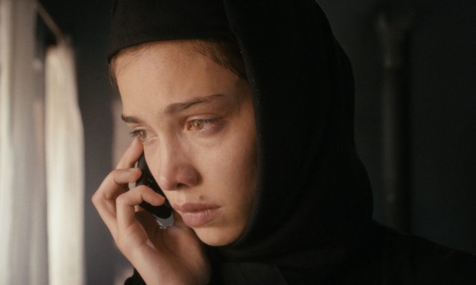 Ioana Bugarin v roli novicky Cristiny v rumunském filmu Zázrak. Foto: CinemArt