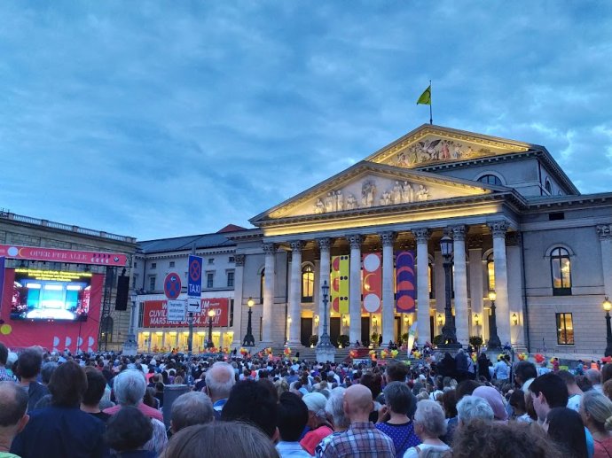 Opera ve městě - to je zážitek. Foto: Matěj Hollan