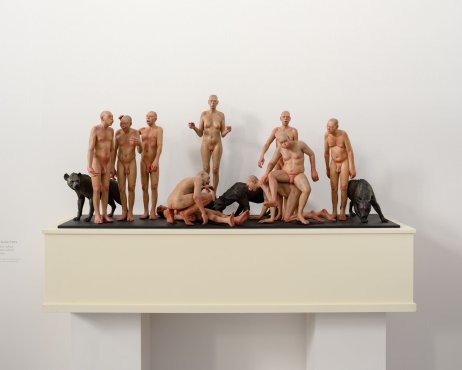 Výstava představuje muže a mužské tělo v jeho základní, nejsyrovější podobě, dotvrzené navíc nahotou. Foto: Ondřej Polák