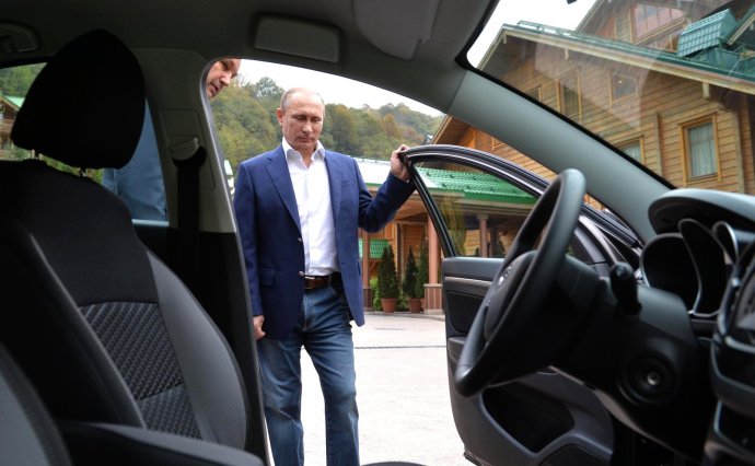 Ruský prezident Vladimir Putin věří, že sankce automobilový průmysl na kolena nesrazí. Foto: kremlin.ru