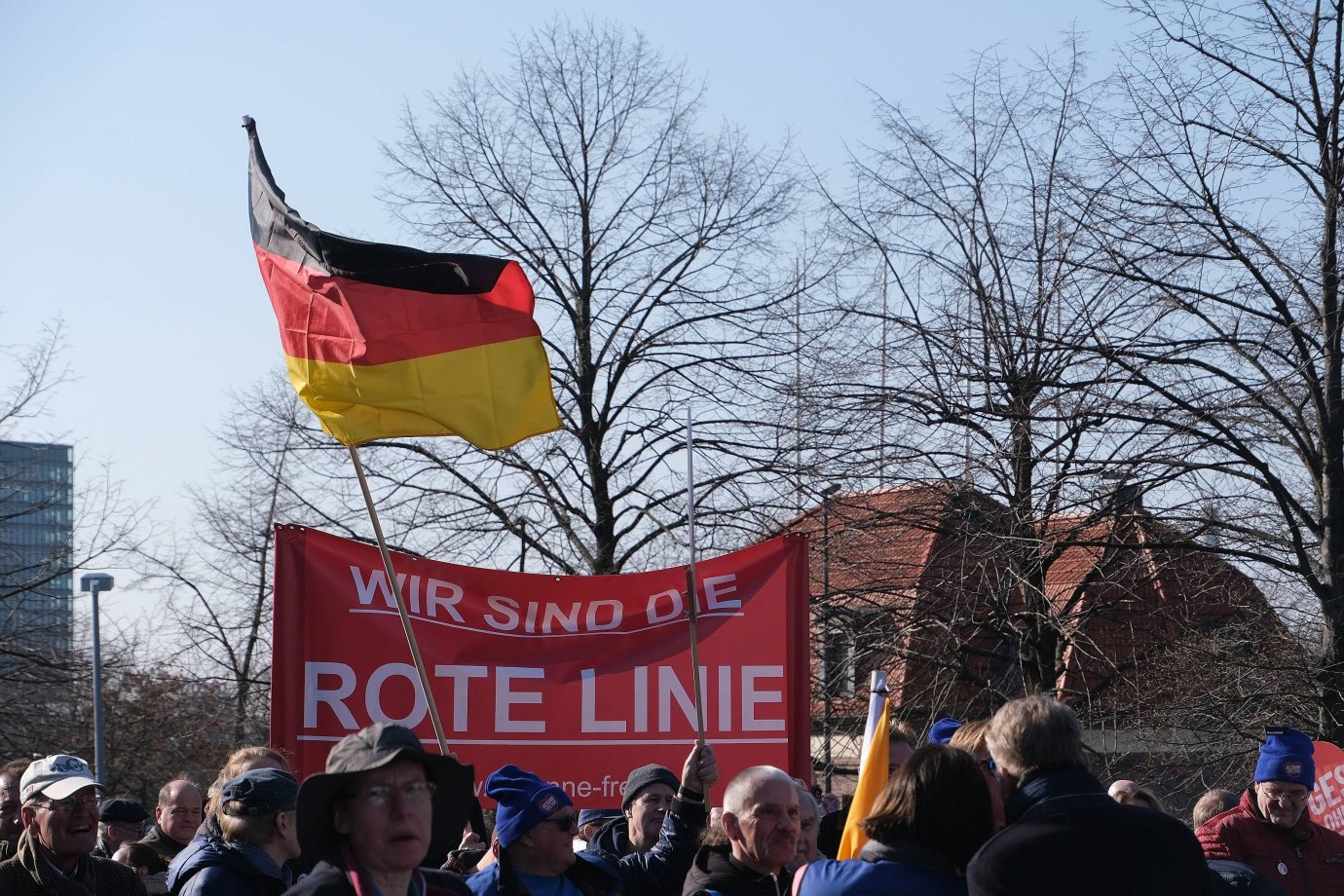 První velké vítězství německé krajně pravicové AfD. A už si troufá i na