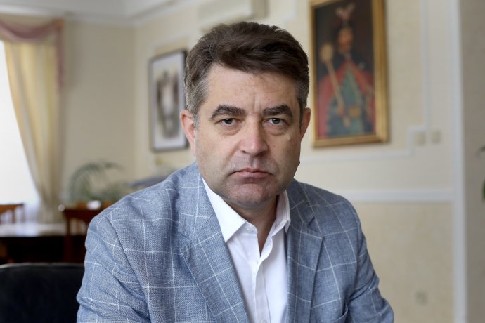 Končící ukrajinský velvyslanec Jevhen Perebyjnis. Foto: Ludvík Hradilek, Deník N