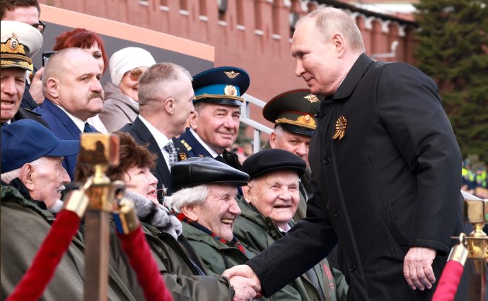 Ruská veřejnost je beznadějně pasivní a loajální k moci. Kdo by nebyl, narazí na 340 tisíc příslušníků tzv. Rusgardy, zvláštního ozbrojeného tělesa vzniklého roku 2016, které je podřízeno přímo Putinovi. Ilustrační foto: Kremlin.ru