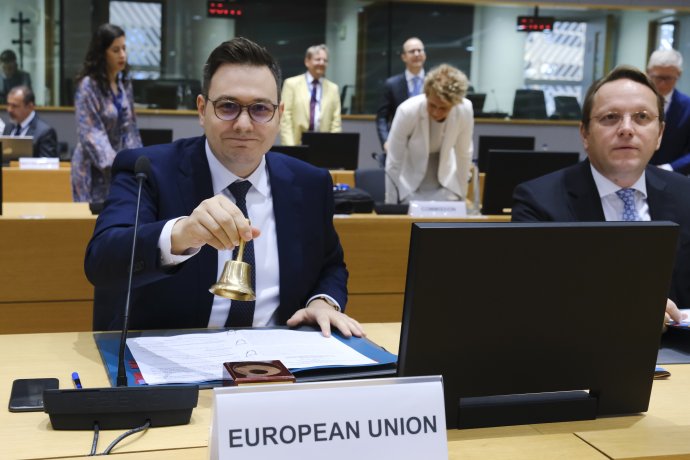 Jan Lipavský (Piráti) při jednání ministrů zahraničí EU v Bruselu. Foto: EU