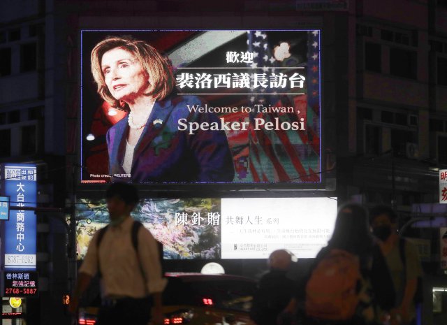 „Vítejte na Tchaj-wanu, předsedkyně Pelosiová.“ Billboard v Tchaj-peji. Foto: Ťiang Jing-jing, AP/ČTK
