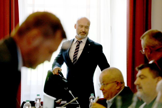 Zasedání bezpečnostního výboru, na kterém Petr Mlejnek vysvětloval svou roli v kauze Dozimetr. Foto: Ludvík Hradilek, Deník N