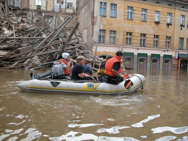 Povodeň v Karlíně všechny zaskočila. Foto: HZS ČR
