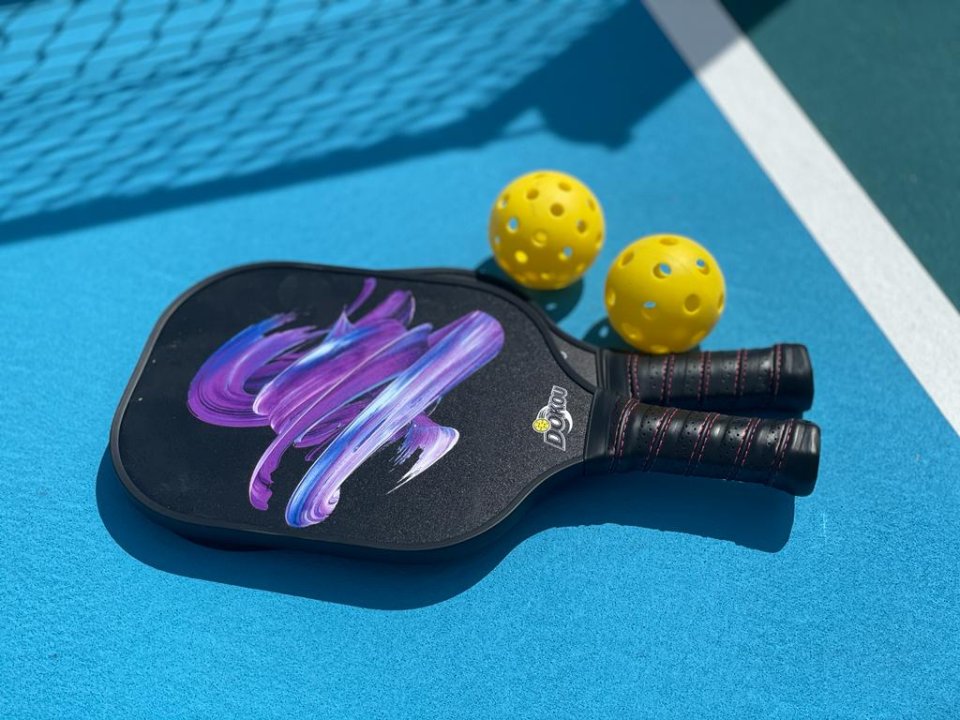 Pickleball je podobný tenisu, badmintonu a ping pongu. V USA je to nyní nejrychleji rostoucí sport vůbec - lidé všech výkonností se ho nedokáží nabažit. Foto: Břetislav Horák