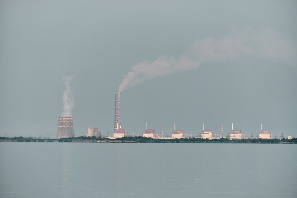 Záporožská jaderná elektrárna u Enerhodaru. Foto: Pihuljak, Adobe Stock